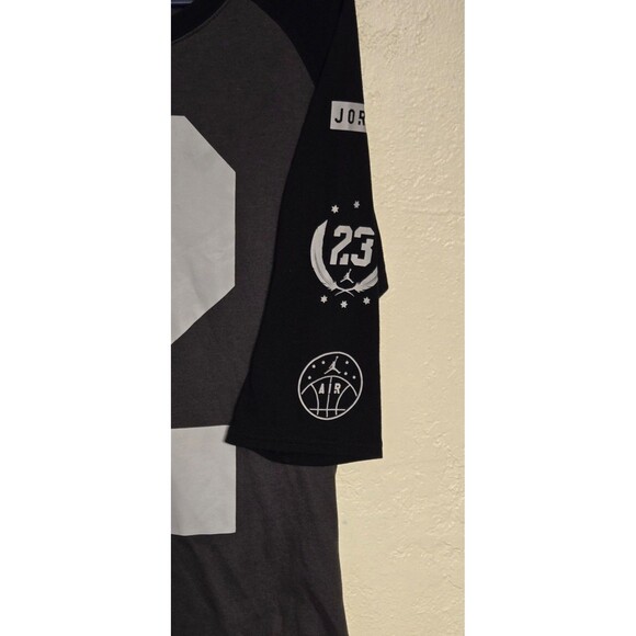 Men's Jordan #23, 3/4 length shirt in excellent condition size  L - Picture 4 of 6